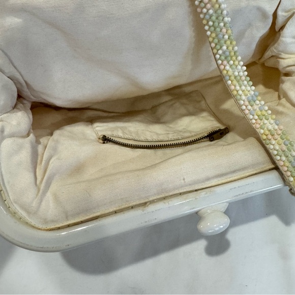1960’s Vintage candy button purse made of pastel beads and beaded handle Mod - Picture 7 of 14